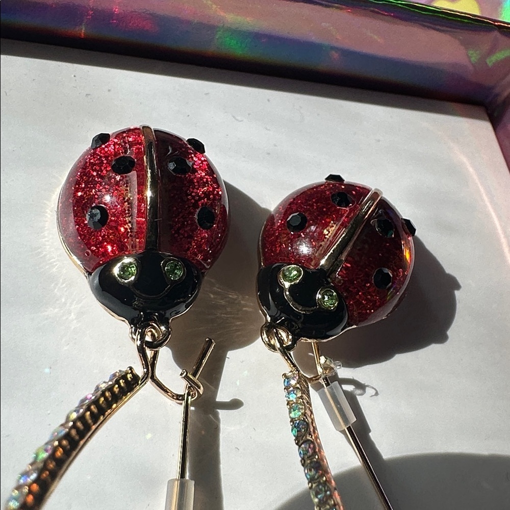 ❤️NWT Betsey Johnson Glitter Red Ladybug Drop Earrings Gold Tone Crystal Sparkle - Picture 7 of 16